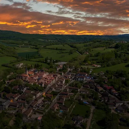 De Charme 70m2, Jacuzzi Et Piscine Partagee