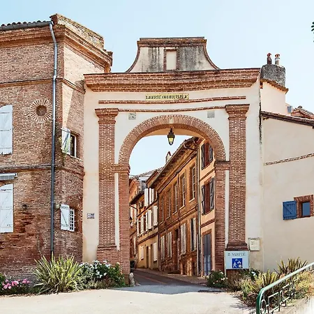 De Charme 70m2, Jacuzzi Et Piscine Partagee *