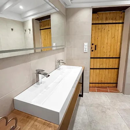 De Charme 70m2, Jacuzzi Et Piscine Partagee Apartman