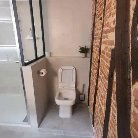 De Charme 70m2, Jacuzzi Et Piscine Partagee Apartman *