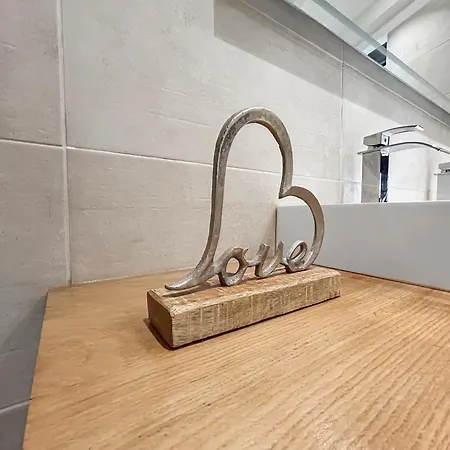 De Charme 70m2, Jacuzzi Et Piscine Partagee Apartment