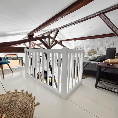 De Charme 70m2, Jacuzzi Et Piscine Partagee Apartment *