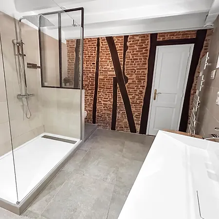 Apartment De Charme 70m2, Jacuzzi Et Piscine Partagee *