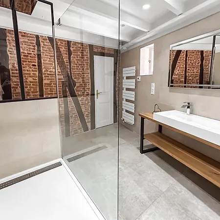 De Charme 70m2, Jacuzzi Et Piscine Partagee