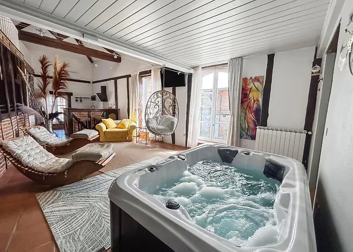 De Charme 70m2, Jacuzzi Et Piscine Partagée