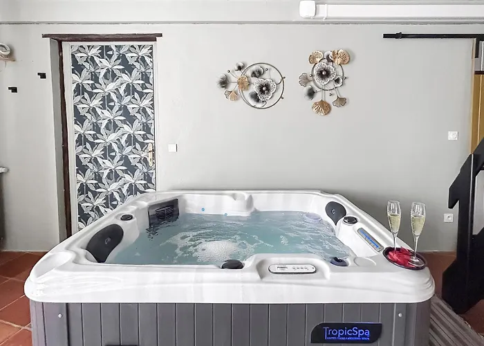 De Charme 70m2, Jacuzzi Et Piscine Partagée Appartamento Verfeil (Haute-Garonne)