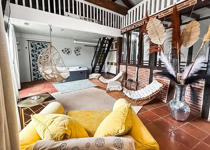 De Charme 70m2, Jacuzzi Et Piscine Partagée *