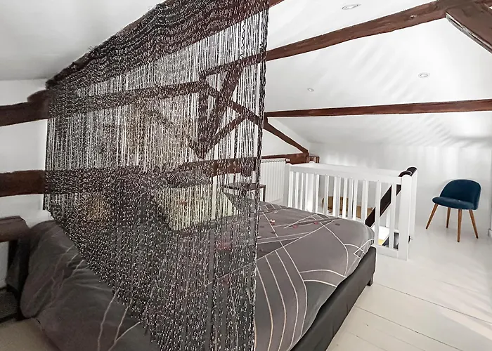 De Charme 70m2, Jacuzzi Et Piscine Partagée