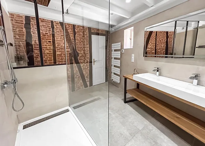 De Charme 70m2, Jacuzzi Et Piscine Partagée